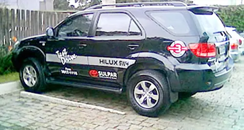 Adesivação de veículo executada pela LYNX Curitiba
