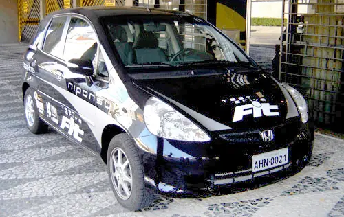Adesivação de veículo executada pela LYNX Curitiba