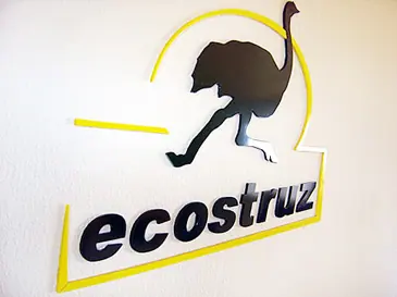 Letra caixa instalada em fachada pela LYNX Curitiba