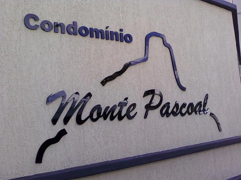 Letra caixa instalada em fachada pela LYNX Curitiba