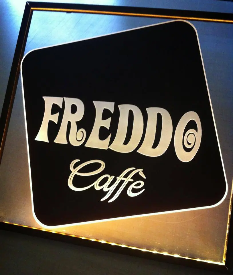 Luminoso para Freddo Caffè — trabalho da LYNX Curitiba